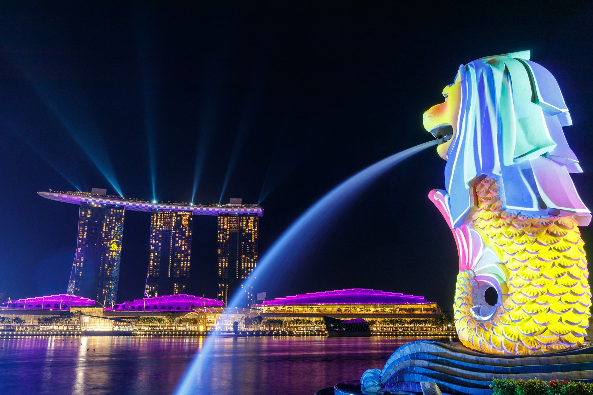 Singapore Merlion and Marina Bay at night